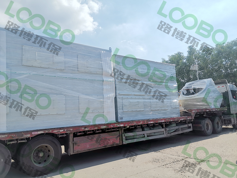 噴涂有機廢氣凈化設(shè)備發(fā)貨合肥，廢氣治理我們一直再堅持不斷完善，精益求精